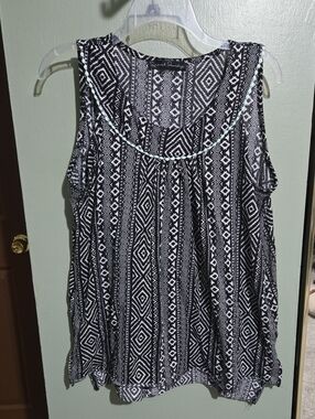 French Laundry Black & White Aztec Print Sleeveless Tank